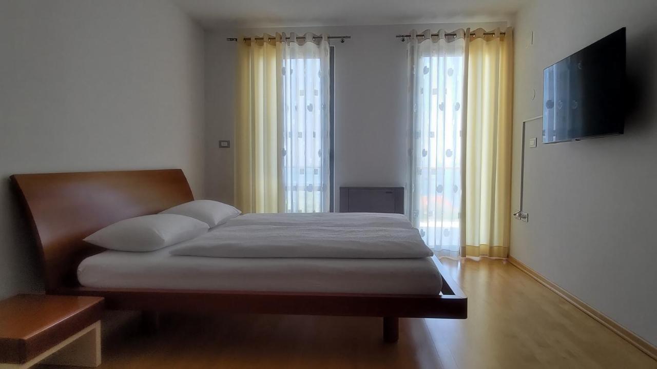 Apartmaji Palea Izola Exterior photo